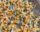 Foto del passaggio 3 della ricetta Involtini di pasta fillo con verdure