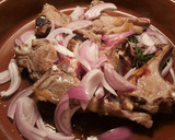 Foto del paso 4 de la receta: Cazuela de arroz, con chuletas de cordero y pimientos fritos