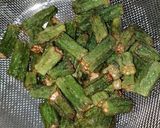 A picture of step 2 of Masala bhindi.