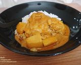 A picture of step 3 of Chicken Massaman Curry.