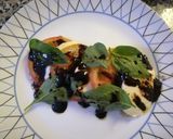 Foto del paso 3 de la receta: Tomates con mozzarella y albahaca fresca