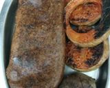 Foto del paso 6 de la receta: "Pechito de cerdo simple al parrigas(uso)" con guarniciones