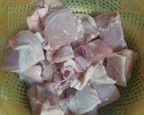 Hình bước làm 1 của món Gà kho nghệ