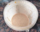 A picture of step 3 of Ragi flour and makhana smoothie.