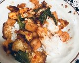 รูปขั้นตอนการทำที่ 2 ของ ข้าวกระเพราไส้กรอกไส้ชีส_ไข่ดาว