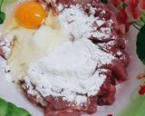 Hình bước làm 1 của món Nạc xào củ hành không bị cứng
