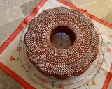 Foto del passaggio 5 della ricetta Ciambella di mandorle e cioccolato fondente 🍫