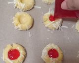 Foto langkah ke 4 dari resep Thumbprint cookies/ kue ibu jari no oven no mixer.