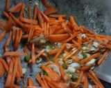 Gambar langkah 2 resipi 25:7:25 - Nasi goreng cendawan.