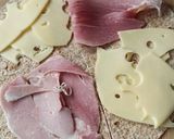 Une image de l'étape 1 de Wrap chaud façon croque monsieur.