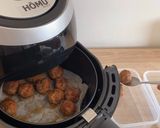 A picture of step 3 of Clean Eating Meal Prep: Meatballs with Clean Basil Sauce, Christmas Theme.