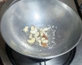 A picture of step 1 of Puffed rice chivda.