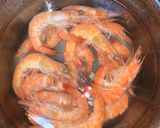 A picture of step 1 of Drunken Shrimp.