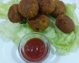 A picture of step 5 of Veg cheese balls.