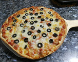 Foto del paso 10 de la receta: Pizza de soja texturizada, queso y aceitunas