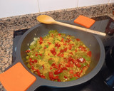 Foto del paso 2 de la receta: Arroz con mix de mariscos