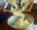 A picture of step 7 of Victorian sponge cake.