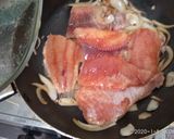Foto del paso 2 de la receta: Salmón criollo con ensalada