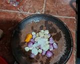 Foto langkah ke 1 dari resep Gurami Bumbu Kuning Kemangi.