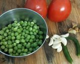 मटर डाळ (Matar Dal Recipe In Marathi) रेसिपी स्टेप 1 फोटो 