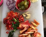 Foto langkah ke 3 dari resep Tumis Asam Cumi Jagung Muda.