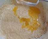 Foto del paso 1 de la receta: Budín integral de naranja, nueces y garrapiñada