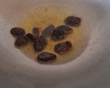 A picture of step 3 of Gond Laddu.