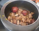 A picture of step 1 of Kathal aloo ki subji.
