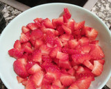 Foto del paso 4 de la receta: Tarta de yogur de fresa
