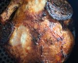 Foto del paso 6 de la receta: Pollo entero en salsa en air fryer