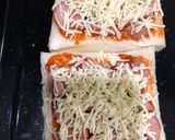 Foto langkah ke 3 dari resep Pizza Roti Tawar.