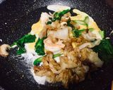 A picture of step 2 of Pad See Ew with Seafood.