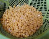 A picture of step 1 of Chana Dal Tehri (Spiced Rice with Split Chickpeas).
