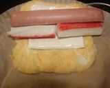 Foto del paso 4 de la receta: Rollito de salchicha gigante con surimi y queso