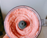 Foto del paso 4 de la receta: Helado de frutilla y banana (bajas calorías)
