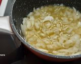 Foto del paso 4 de la receta: Salmón con salsa de limón y alcaparras y repollo rehogado