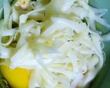 Foto del paso 2 de la receta: Omelet con plátano fruta y queso mozzarella