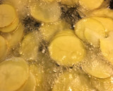 Foto del paso 2 de la receta: Patatas bravas a la alicantina 😋