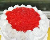 صورة لخطوة 5 من وصفة كيكة 🍰 الفراولة بالكريمة