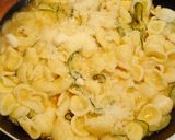 Foto del passaggio 10 della ricetta Orecchiette con Zucchine e Patate al Parmigiano Reggiano