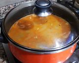Foto del paso 23 de la receta Sopa de marisco congelado y fresco con fondo de cebolletas