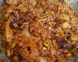 รูปขั้นตอนการทำที่ 2 ของ ข้าวผัดกิมจิหมู3ชั้นเครื่องแน่นเกือบคลีน