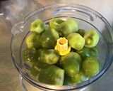 Une image de l'étape 2 de Compote de kiwis du jardin à la vanille.