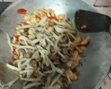 Foto langkah ke 5 dari resep Shimeji Mushroom with Chili ala2 Suami😚.