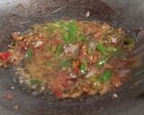 Foto langkah ke 2 dari resep Tumis Pedas Timun Telur.
