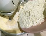 Foto langkah ke 2 dari resep Honey Lemon Cake.