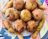 A picture of step 4 of Sooji potato bolls and stick.