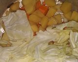 Foto langkah ke 3 dari resep Sop sosis kembang tahu simple uueennaakkk.