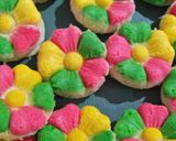 Foto langkah ke 3 dari resep Bolu kukus bunga.