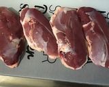 Une image de l'étape 3 de Filets de canard marinés citron vert poivron et oignon rouge caramélisé.